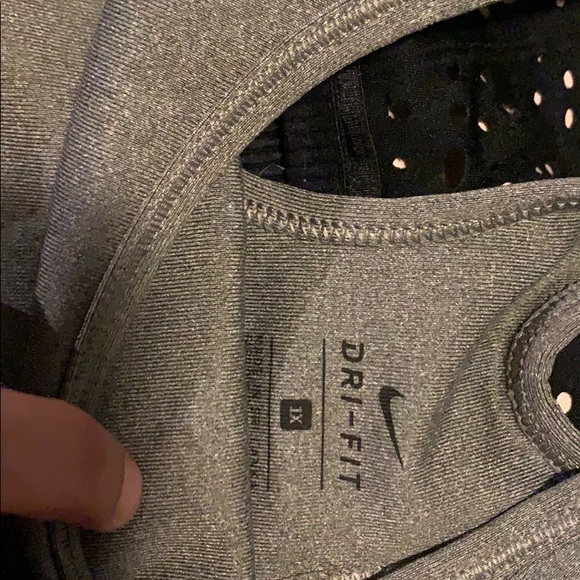 Sports bras size 18 and 1XL - Picture 3 of 9